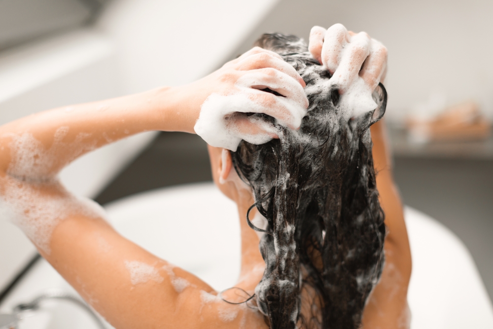 黒髪美人になるための正しいヘアケア方法