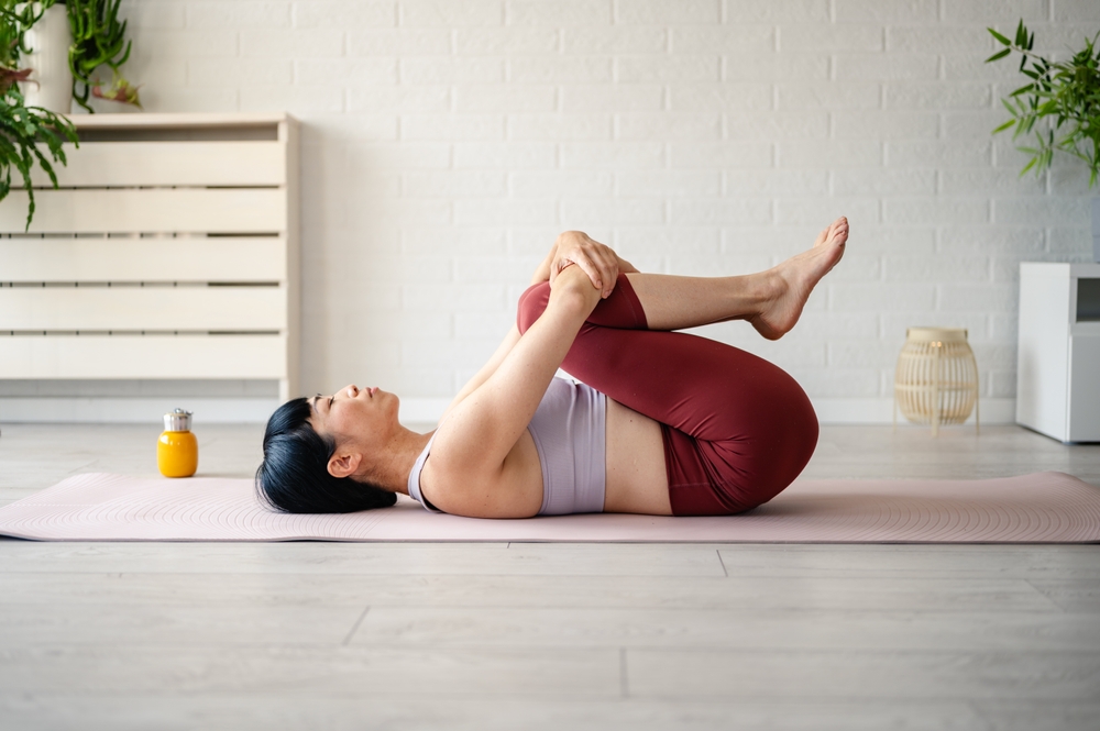 寝たままできる2ステップの股関節ストレッチ