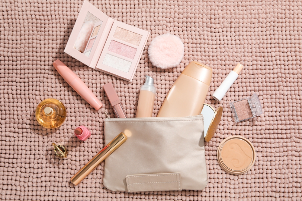帰省&旅行にはミニコスメ!おすすめパッキング術も