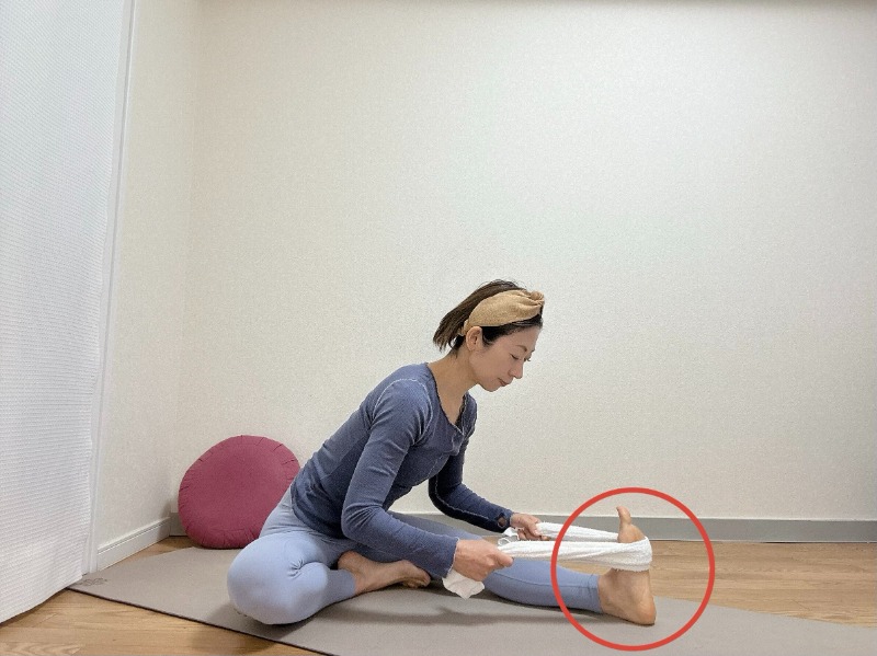 初心者でもできる簡単ヨガポーズ